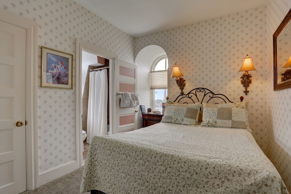 Classic Room, 1 Double Bed, Non Smoking, Pool Access (Room 5) photo 2