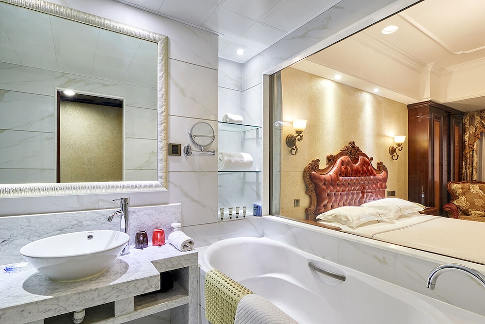 Executive City-view King Room - Photo 4