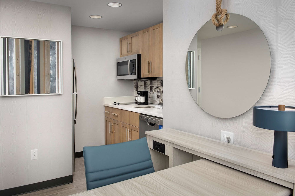Studio, 2 Queen Beds, Accessible (Hearing)
