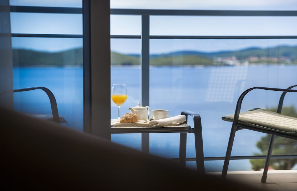 Superior junior suite with sea view balcony - Photo 2