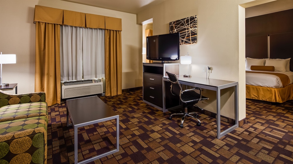 Suite, 2 Queen Beds, Non Smoking, Microwave (with Sofabed)