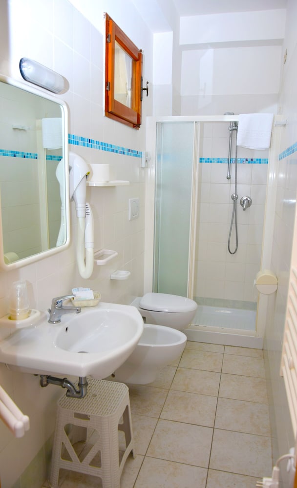 Classic Double or Twin Room - Photo 3