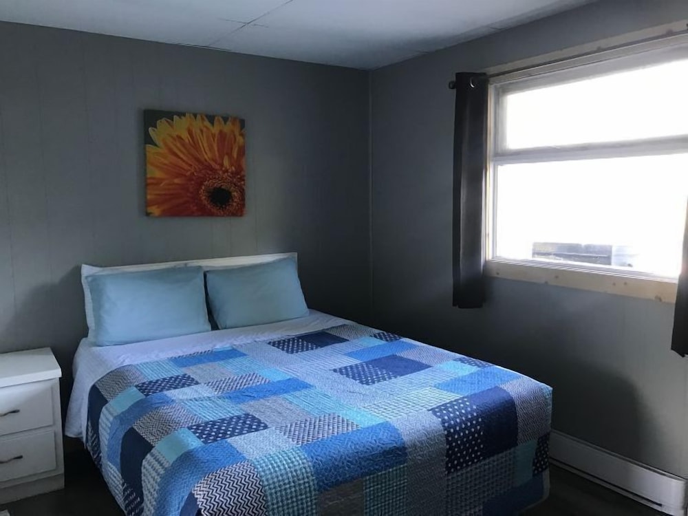 Family Room, 3 Queen Beds photo 3