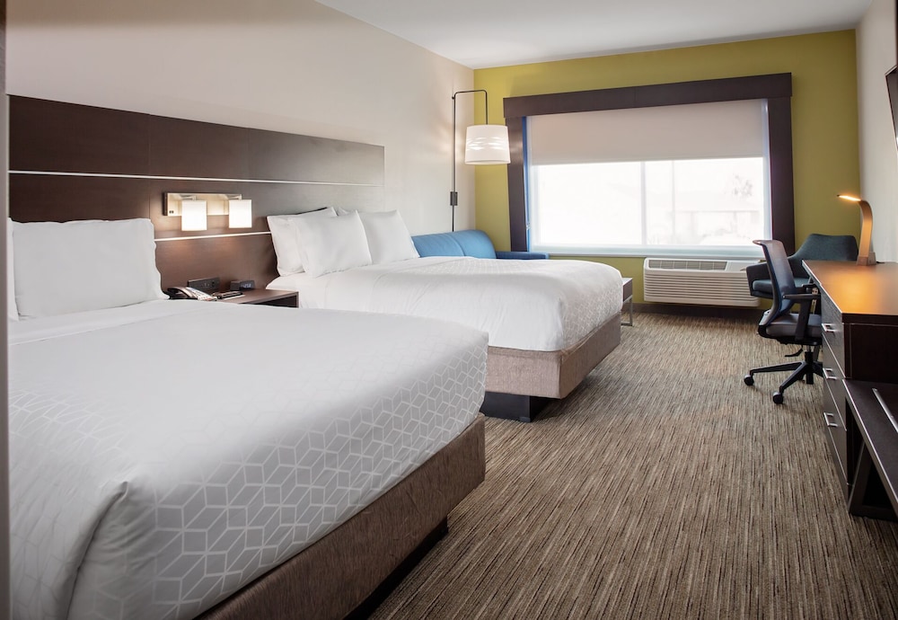 Suite, Multiple Beds - Photo 2