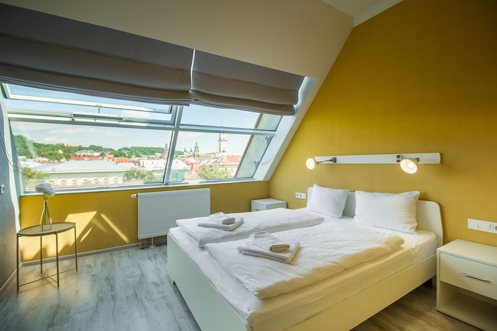 Panoramic Apartment, City View