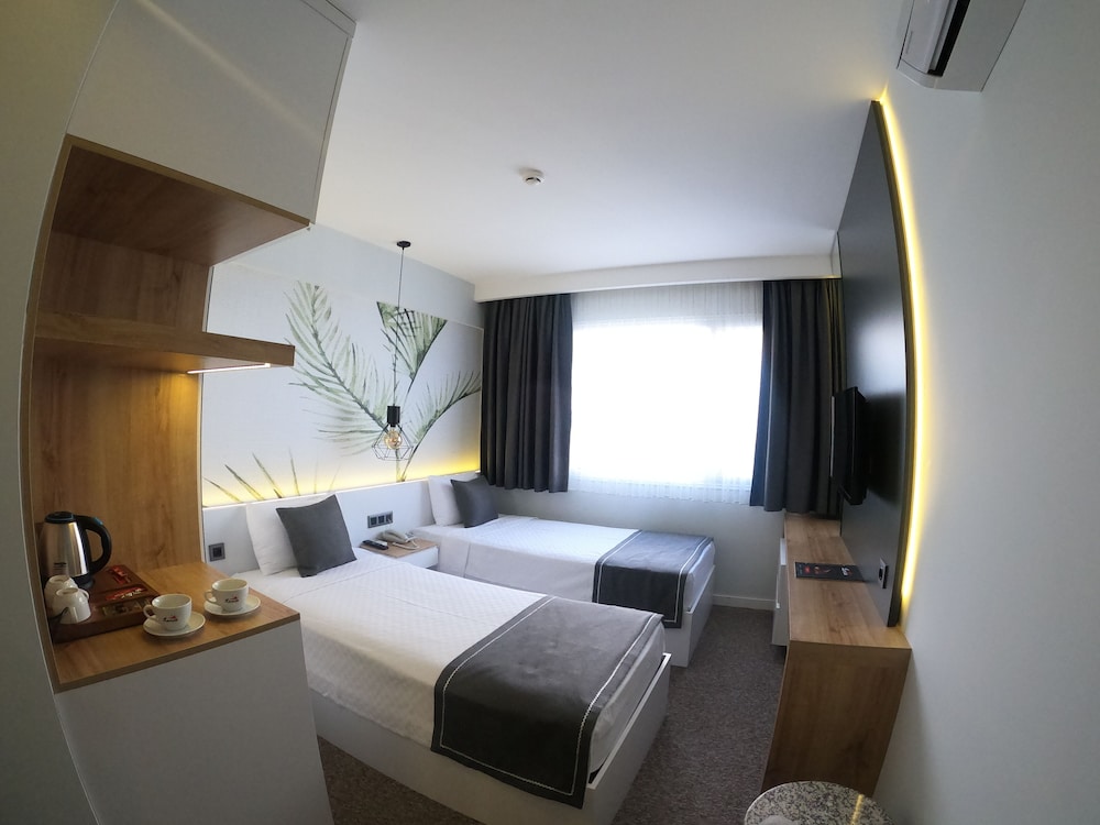 Standard Twin Room, City View photo 1