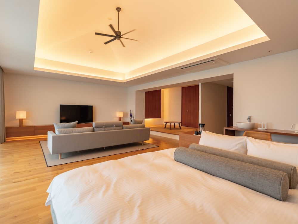 Luxury Pool Villa with Sauna, Non Smoking photo 3
