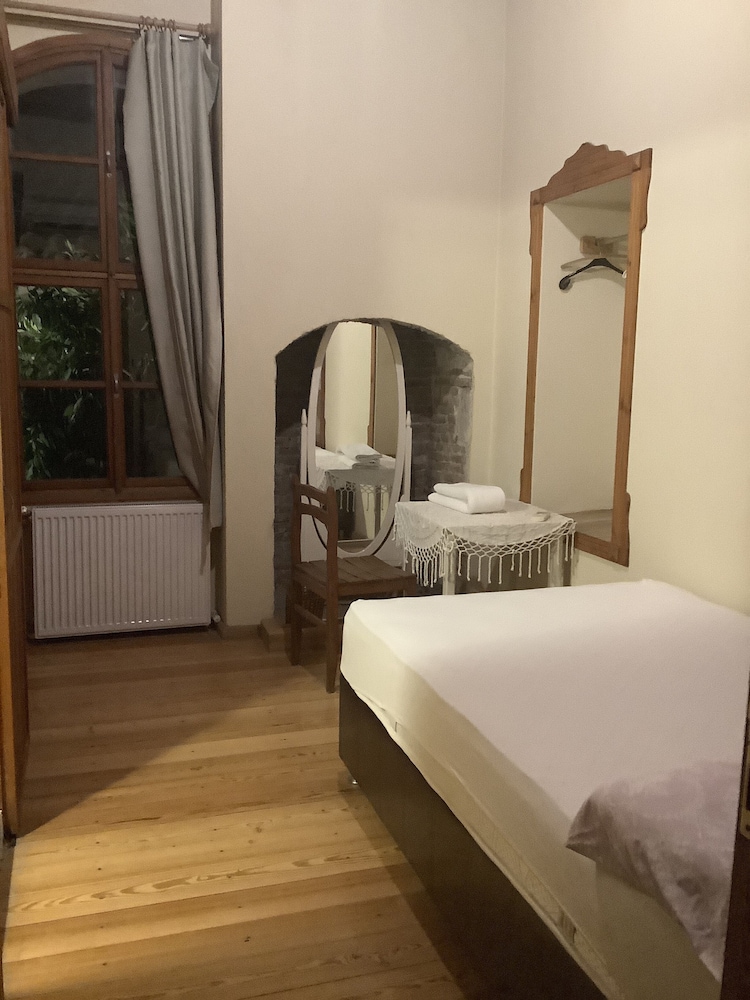 Single Room photo 1