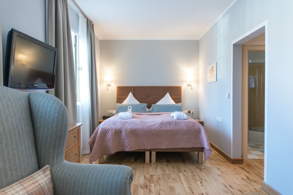 Superior Double or Twin Room, Garden View photo 3