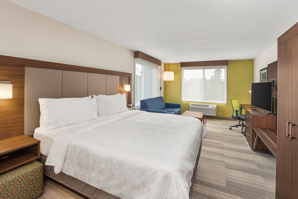 Standard Room, 1 King Bed, Accessible (Accessible Tub) photo 2