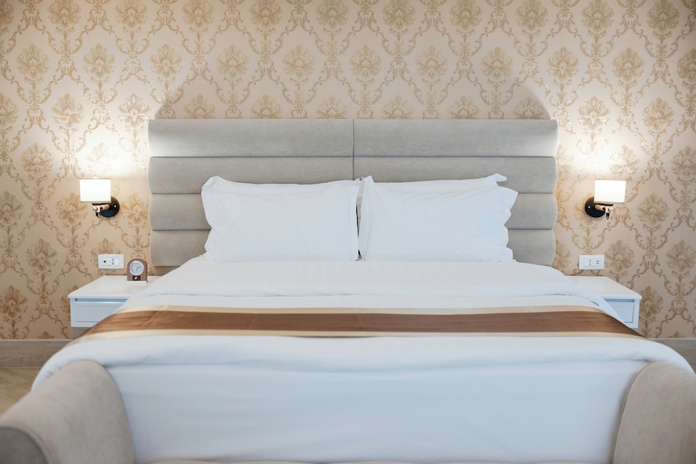 Basic Double Room, Balcony, Beach View