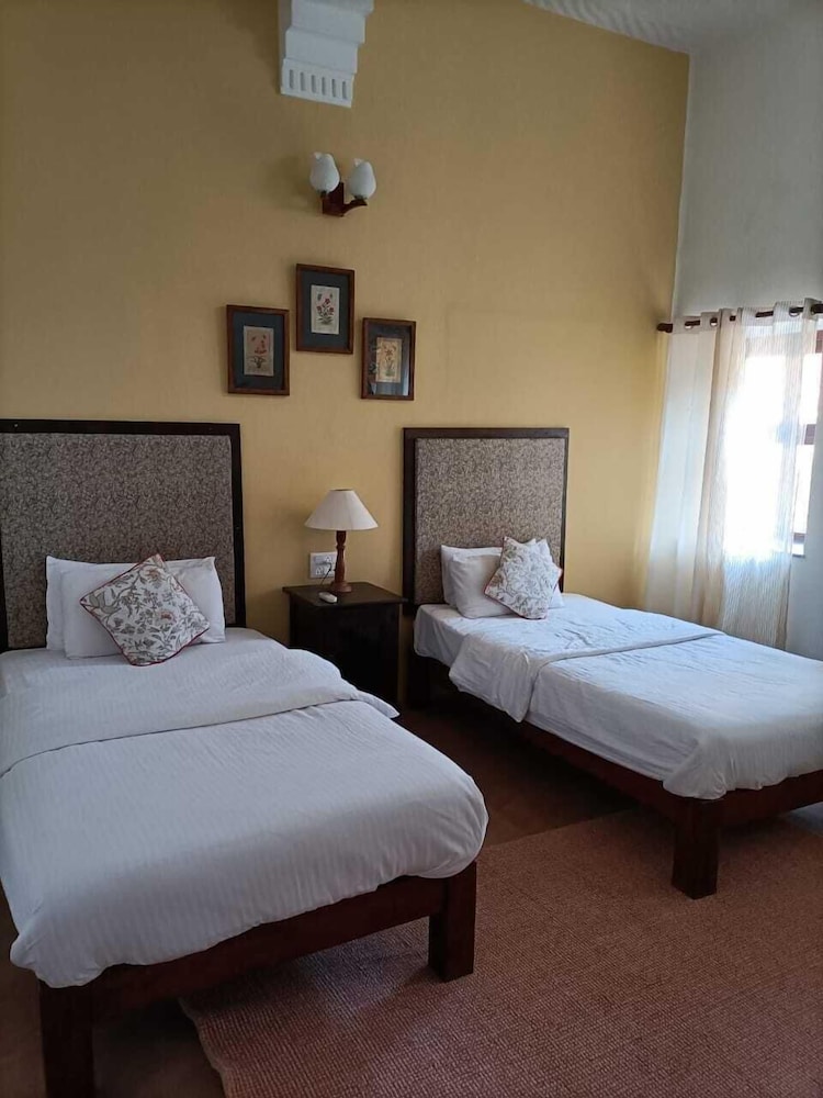 Suite, 1 King Bed, Non Smoking photo 3