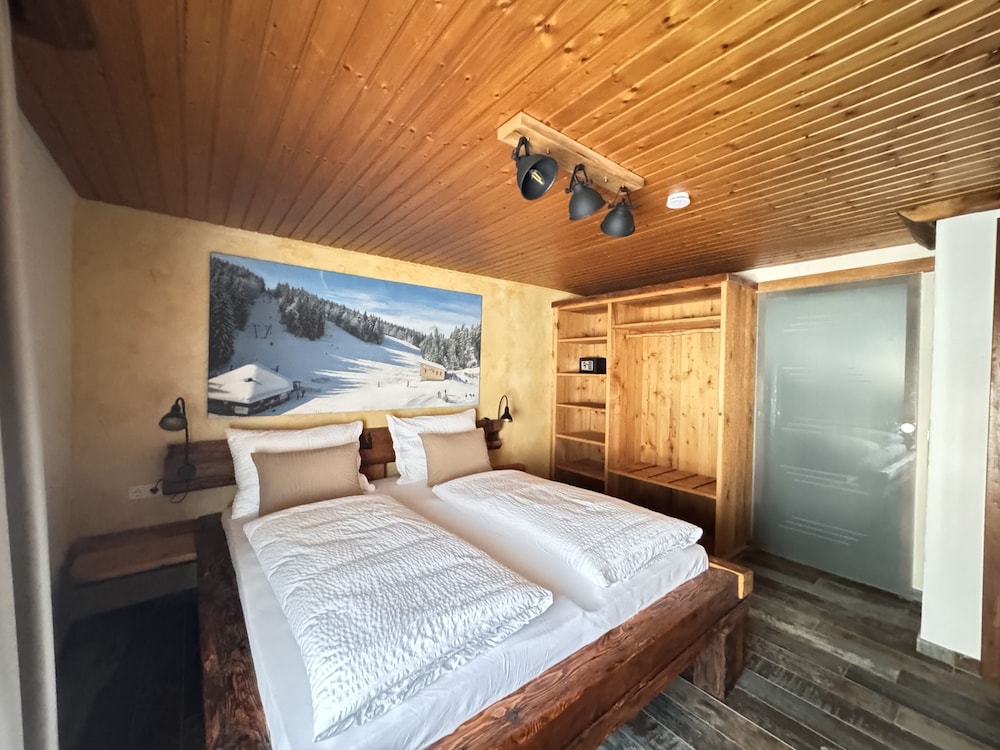 Comfort Double Room, Ensuite (Schwarzwald Flair) photo 2