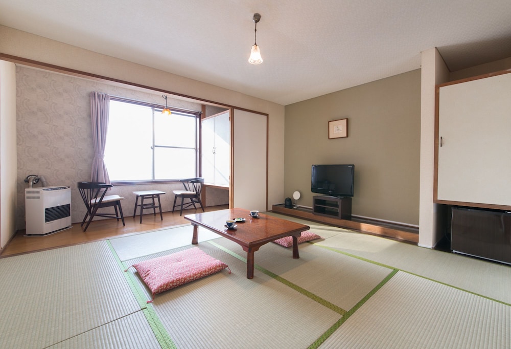 Japanese Style Twin Room, Shared Bathroom, Sea View photo 2