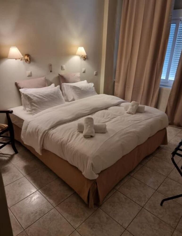 Classic Double or Twin Room, Balcony, City View photo 1