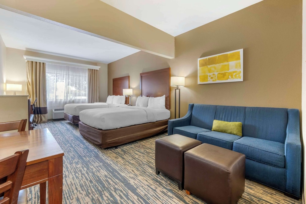 Suite, Multiple Beds, Accessible, Non Smoking (Efficiency) - Photo 1