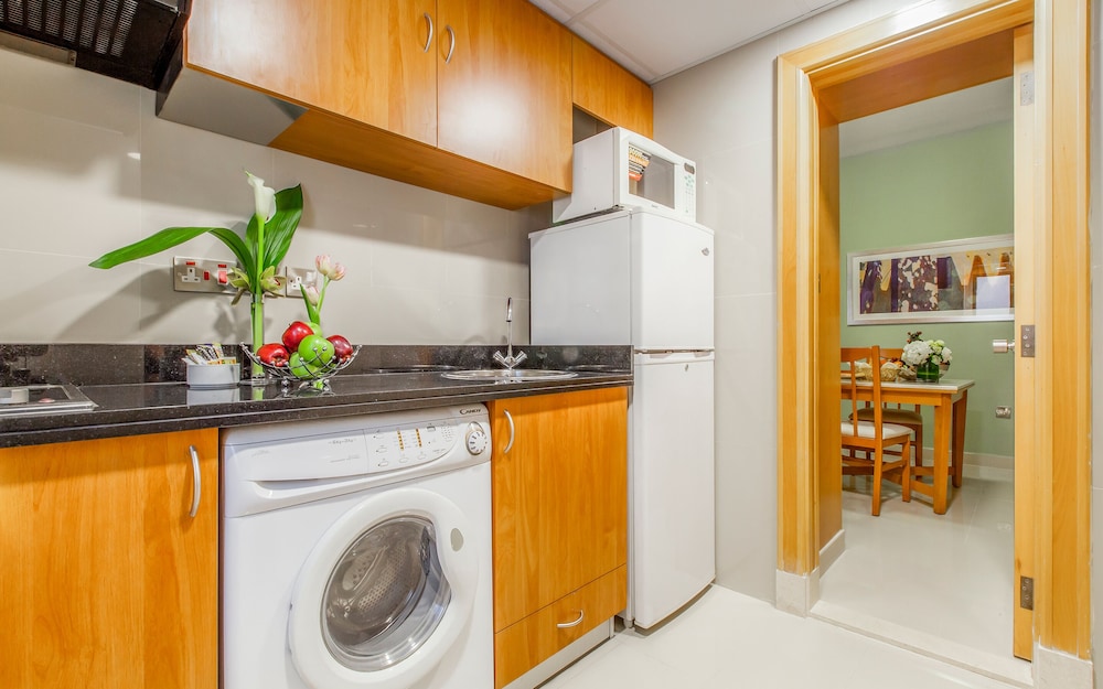 One Bedroom Apartment - Golden Sands 3 photo 3