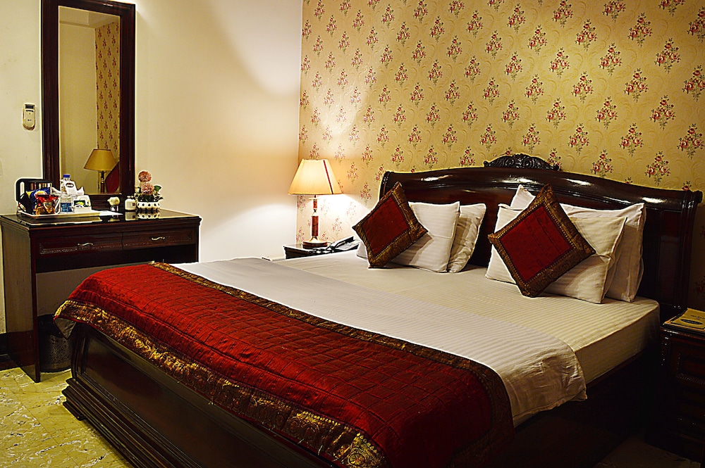 Emperor Room
