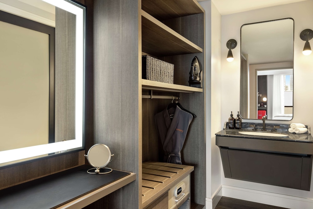 Room, 2 Queen Beds, Accessible, City View (Mobility & Hearing, Roll-in Shower) - Photo 3