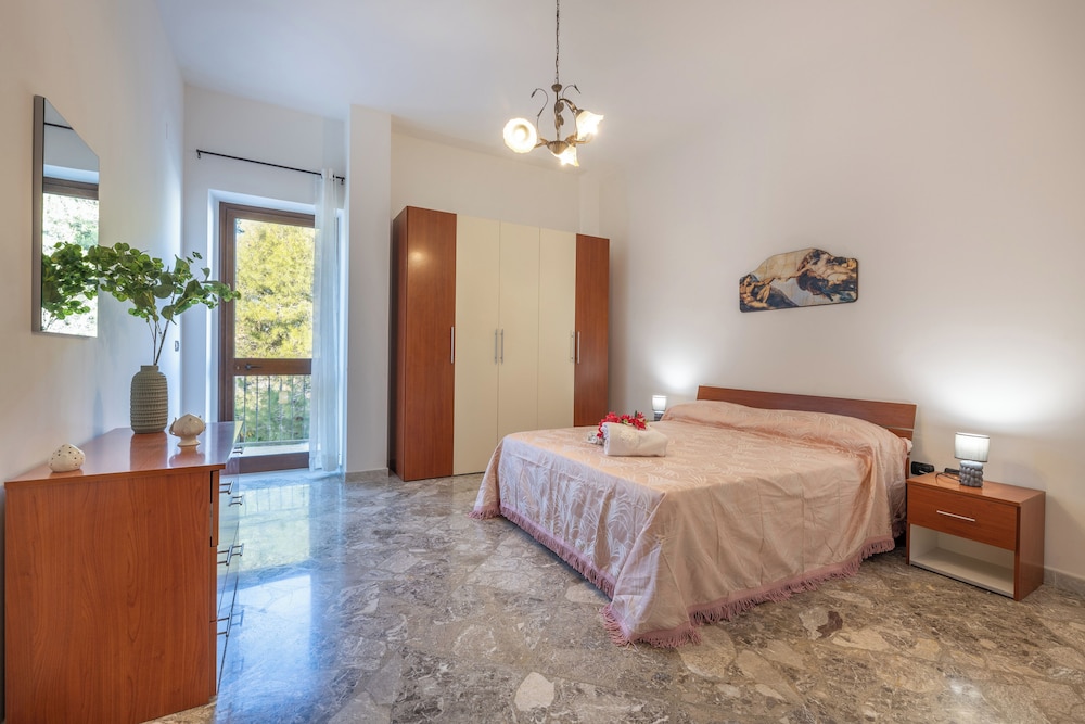 Apartment, 2 Bedrooms, Pool View photo 1