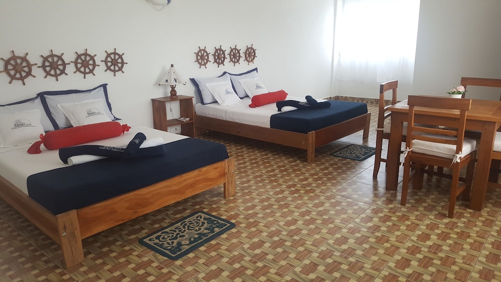 Family Room, 2 Queen Beds, Partial Sea View photo 3