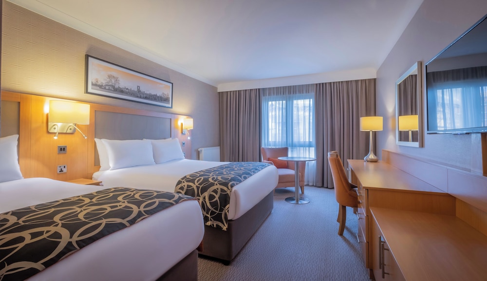 Deluxe King & Single Room - Photo 1