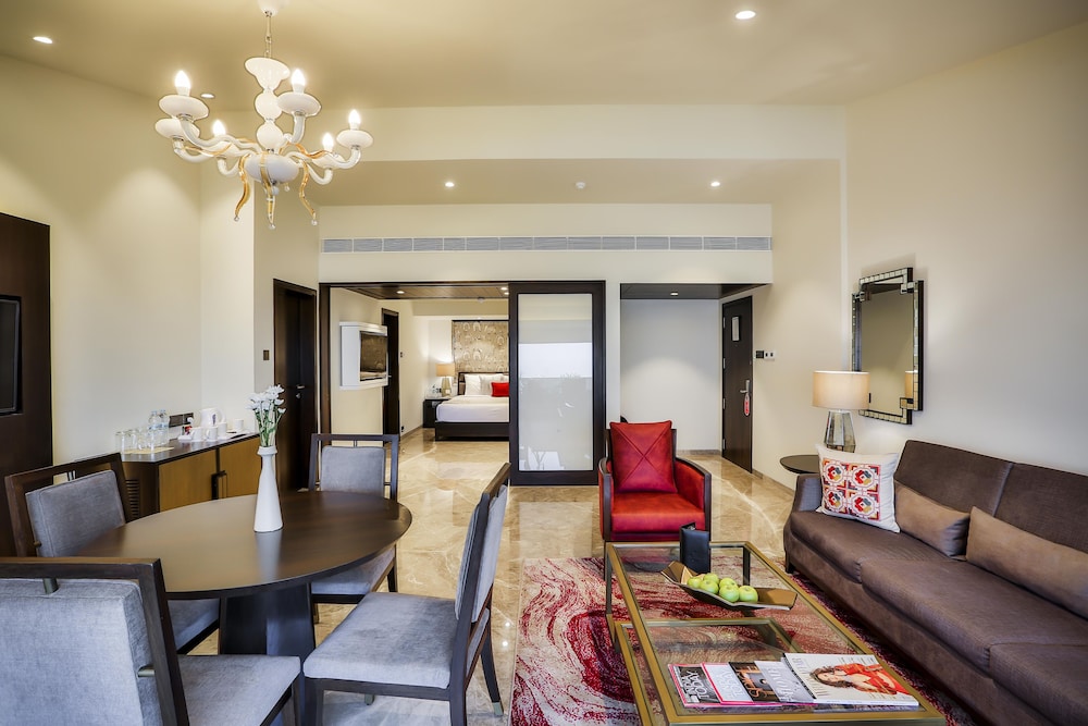Luxury Suite, Ocean View, Beachside - Photo 13