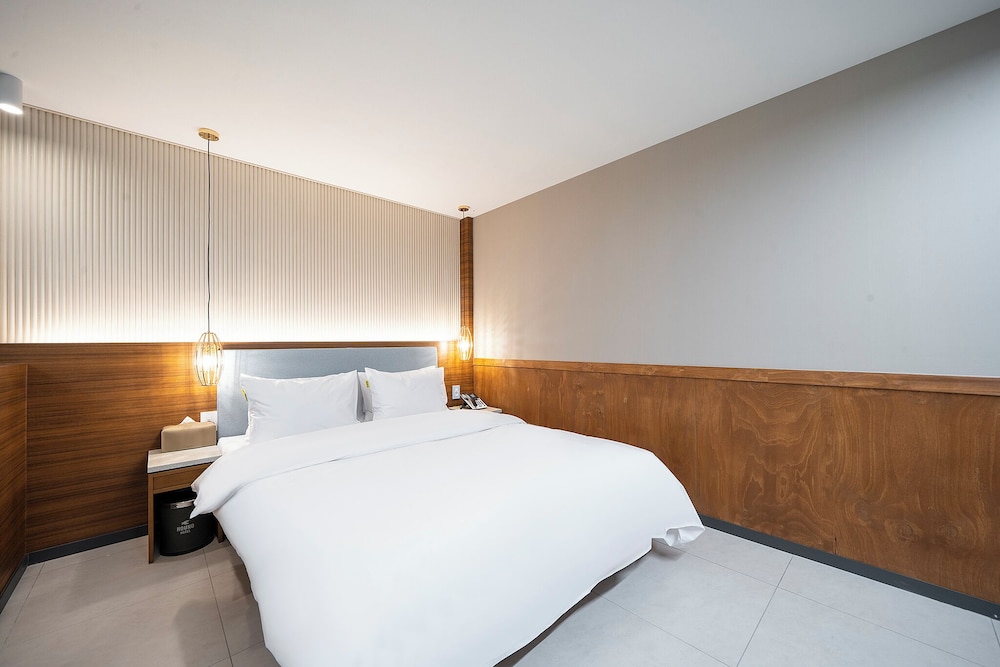 Premium Room - Photo 15
