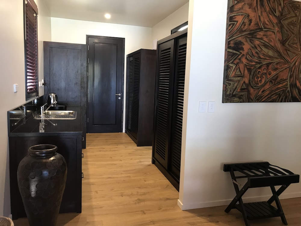 Executive Villa, 1 King Bed, Beach View photo 3