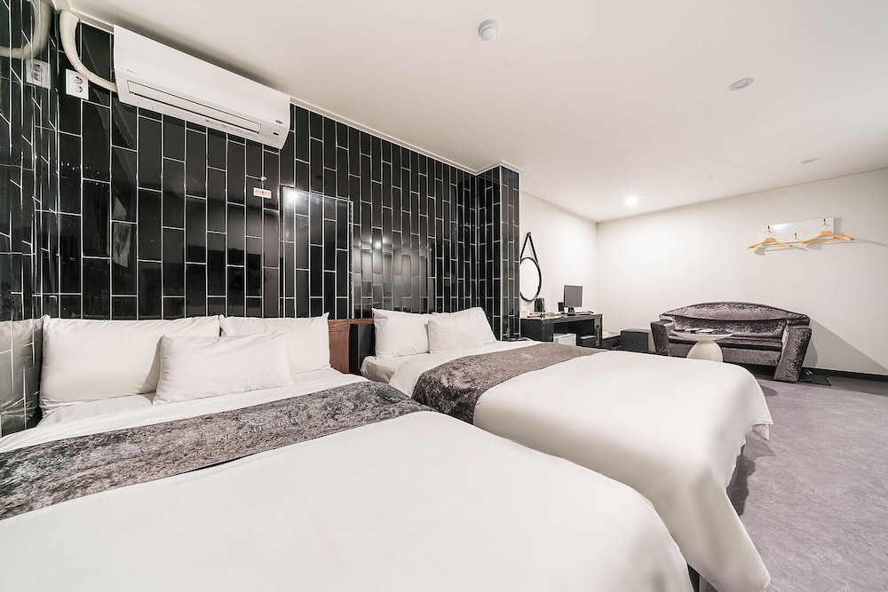 Deluxe Twin Room photo 2
