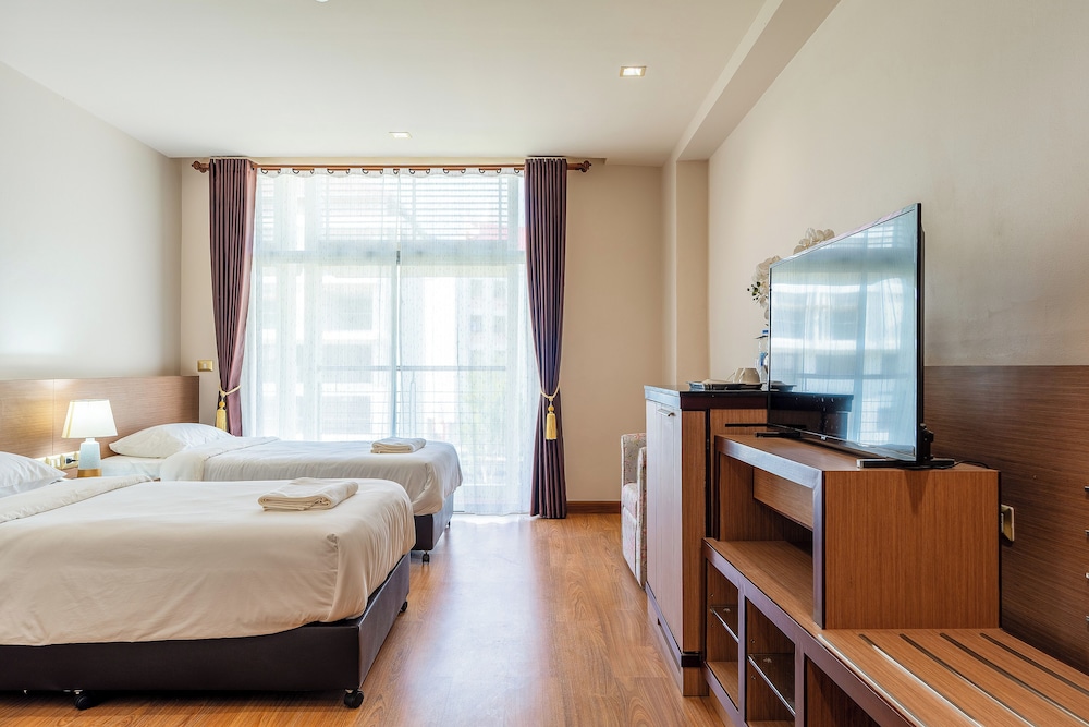 Standard Twin Room, Balcony photo 3