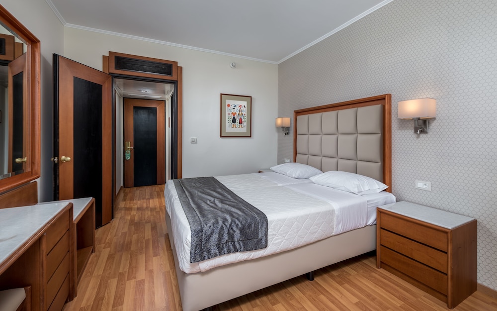 Double Room, Partial Sea View - Photo 15