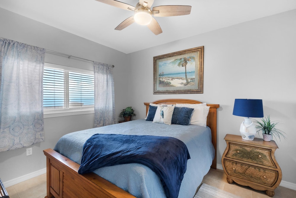 Apartment, Multiple Beds (Emerald Isle unit 1206) photo 3