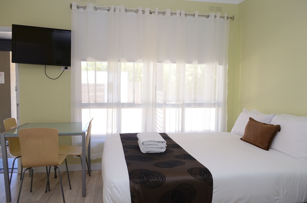 Family Room, Multiple Beds, Non Smoking photo 2