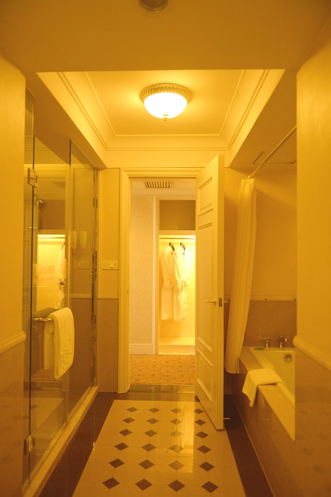 Deluxe Suite photo 2