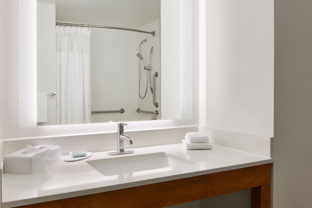 Studio Suite, Multiple Beds (Mobility/Hearing Accessible, Tub) photo 2