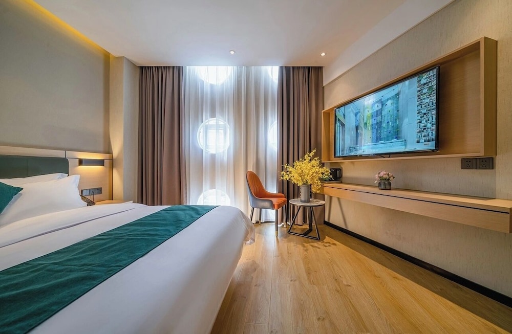 Superior Room, 1 Queen Bed photo 1