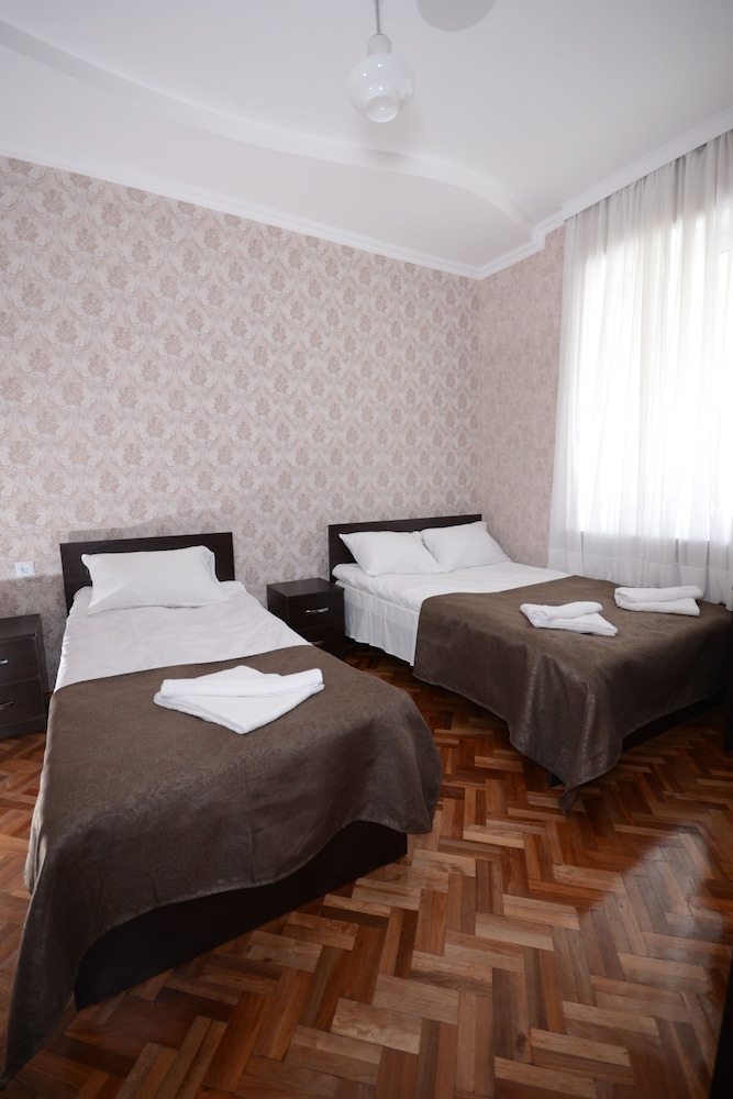 Classic Room, Multiple Beds, Garden View photo 1