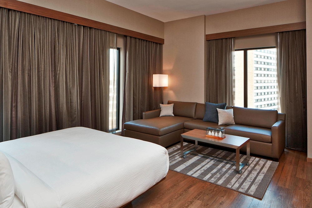 Executive Room, 1 King Bed with Sofa bed, Corner