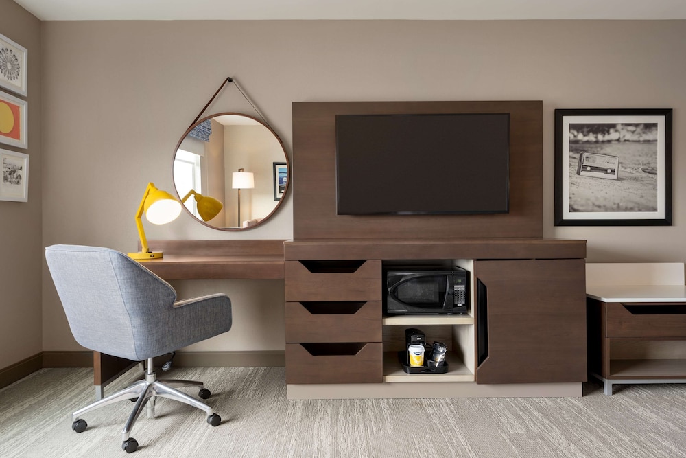 Suite, 2 Queen Beds, Accessible (Mobility & Hearing, Roll-in Shower) - Photo 1