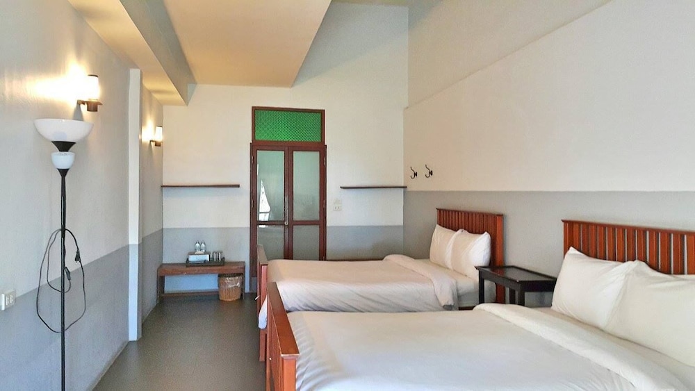 Bungalow with Full Board photo 2
