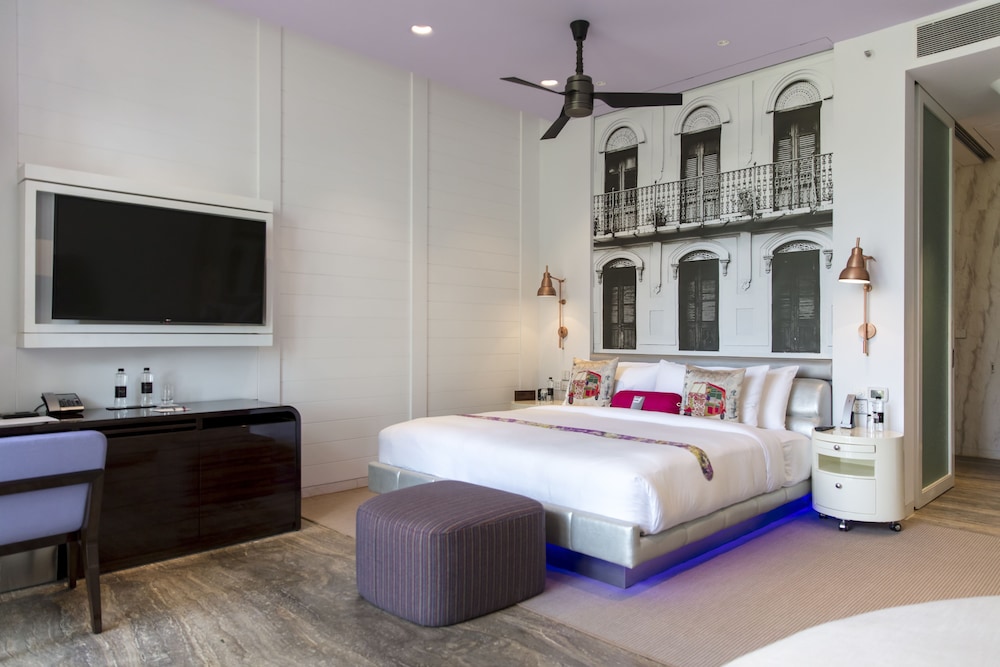 Room, 1 King Bed (Balcony) photo 2