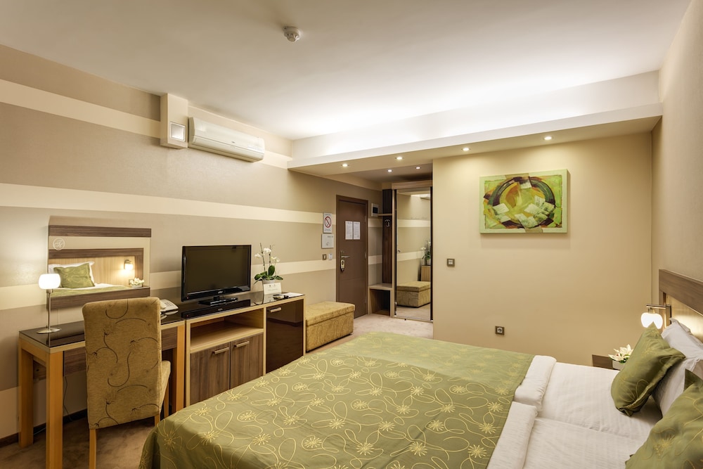 Superior Room - Photo 10