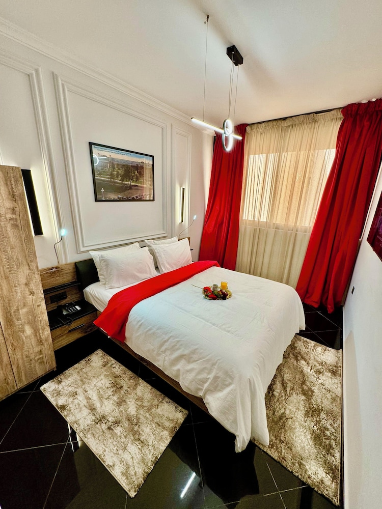 Classic Room, Multiple Beds, Smoking, Private Bathroom photo 1
