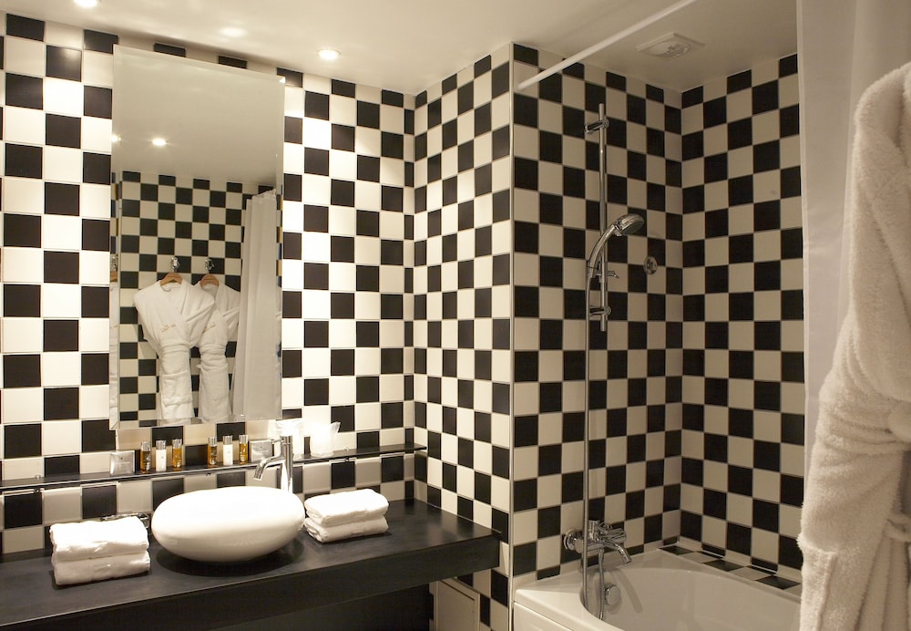 Family Room - Photo 5