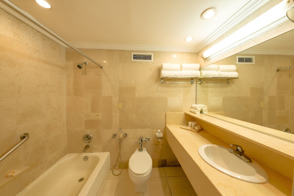 2 Double Beds, Superior Room, City View - Photo 7