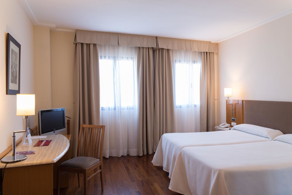 Superior Twin Room (Alhambra) - Photo 4