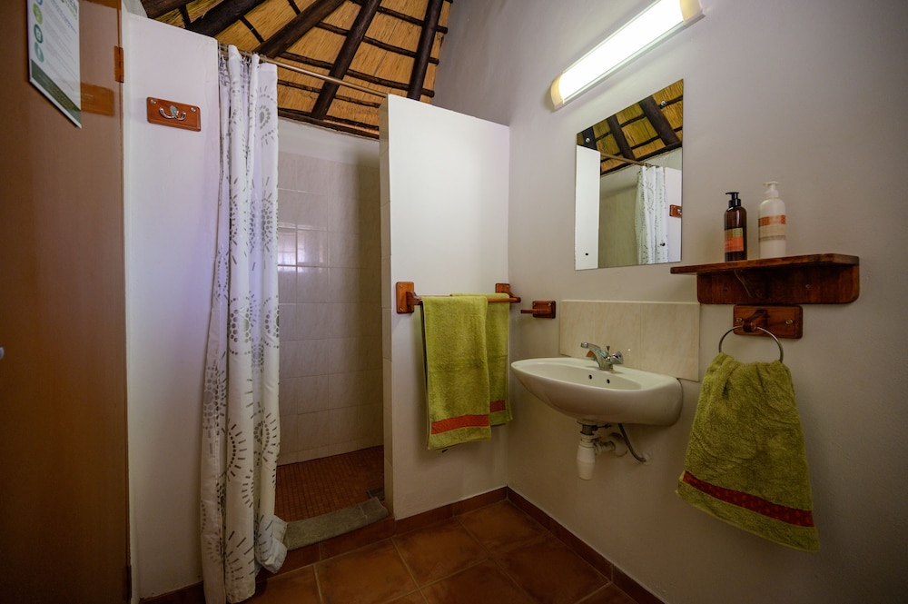 Standard Twin Room - Photo 6