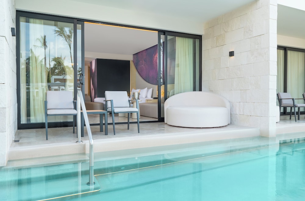 Beloved Tropical View Swim- up Suite - The Eden Section photo 3