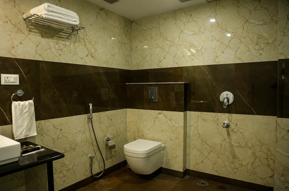 Deluxe Room - Photo 8